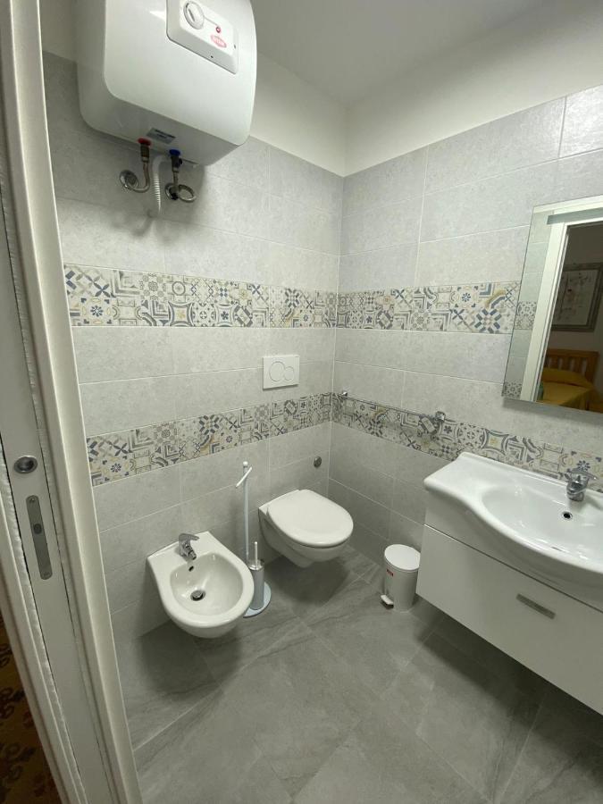 Touristhouse Monopoli 10 Bed & Breakfast Екстериор снимка