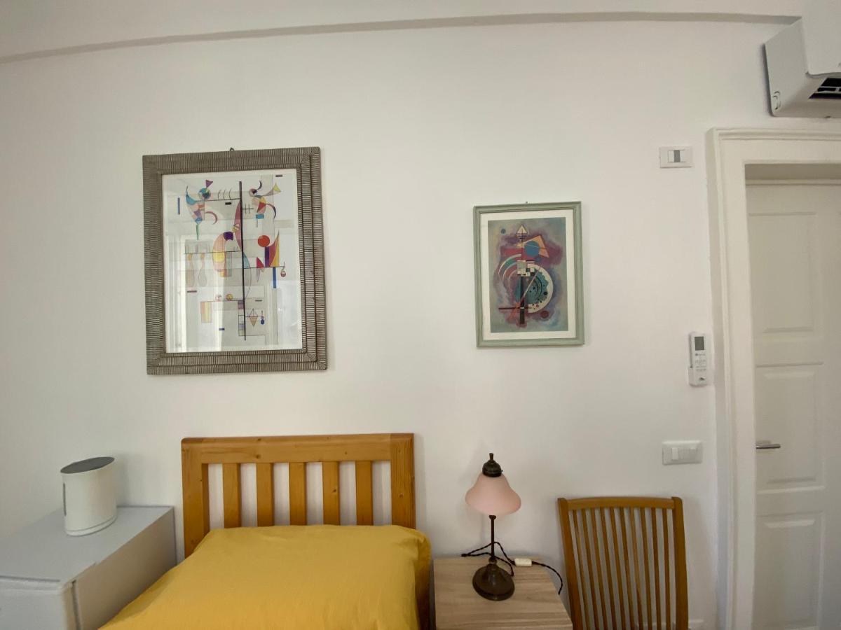 Touristhouse Monopoli 10 Bed & Breakfast Екстериор снимка